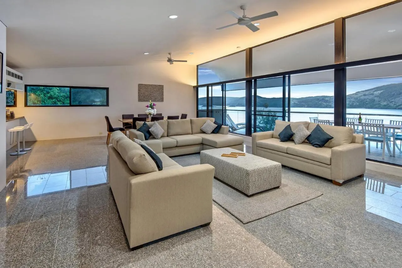 Waves 5 Luxury 3 Bedroom Breathtaking Ocean Views Central Location Hamilton Island 0*,  Australia