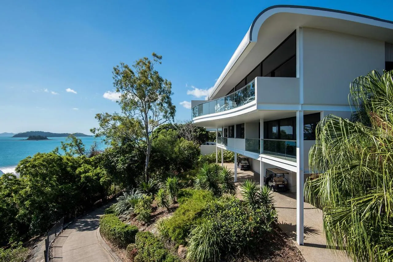 Holiday home Waves 5 Luxury 3 Bedroom Breathtaking Ocean Views Central Location Hamilton Island